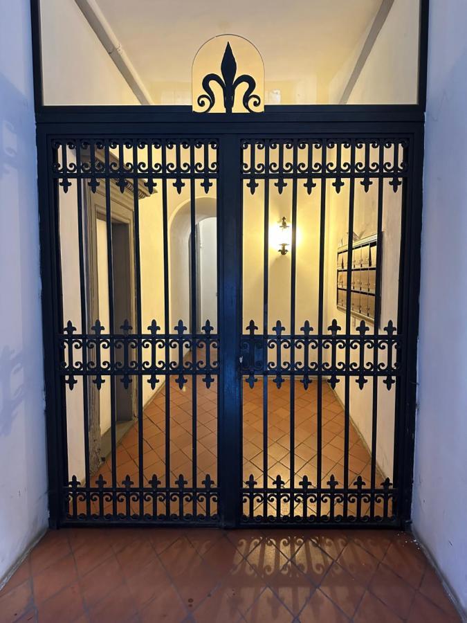 Elegante Appartamento Borgo San Jacopo Florencia Exterior foto